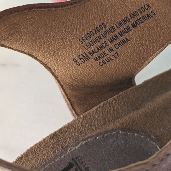 Sofft Verdi Brown/Gray Leather Wedge Sandals - Picture 8 of 13